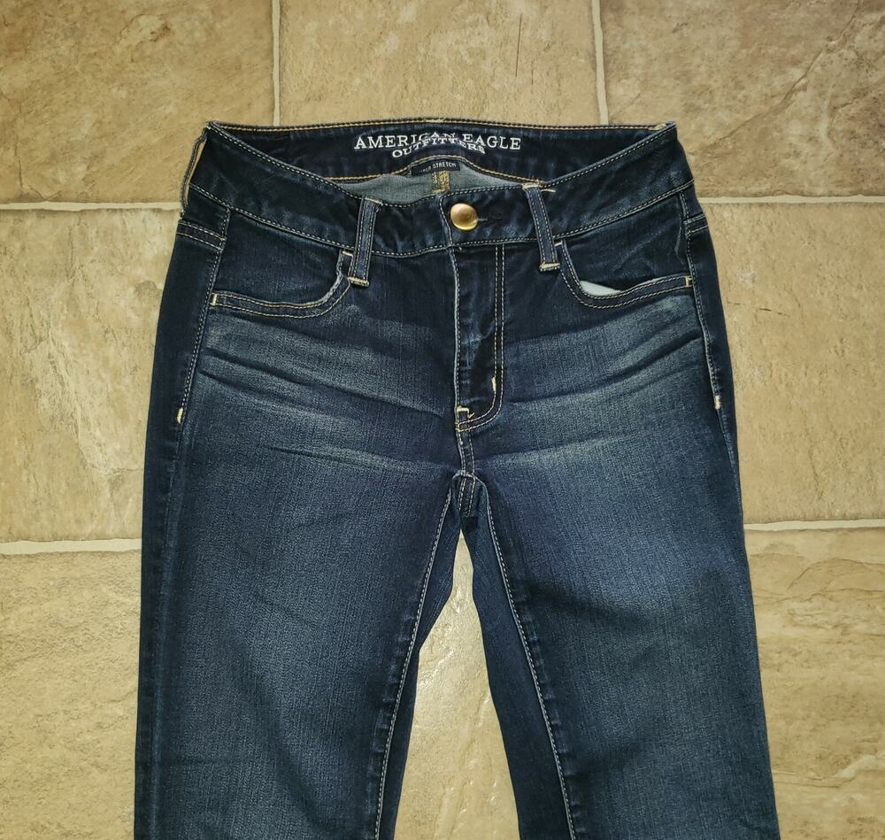 AMERICAN EAGLE SZ 2 JEGGING DENIM JEANS SUPER STRETCH AE 4156